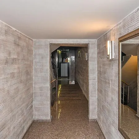 Cozy Charm Free Parking Апартаменти Варна